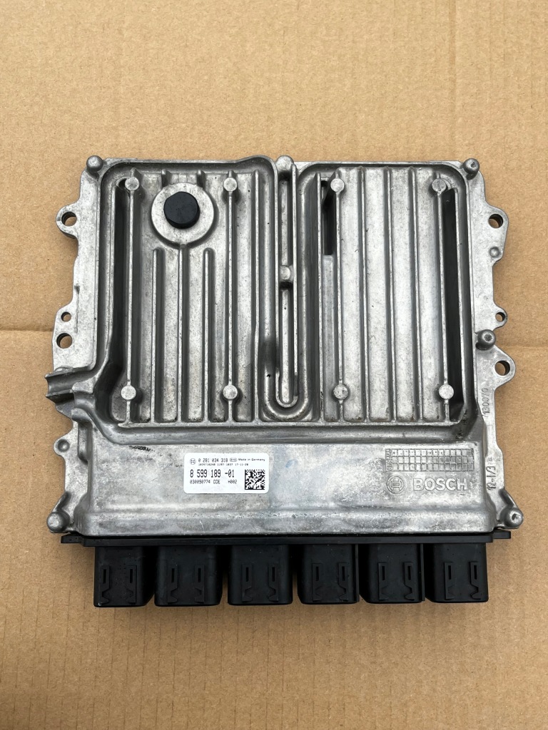 фото №1, Бортовой компьютер двигателя bmw 7 g11 3.0d 8599189