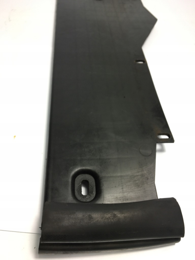 Воздуховод воздуха przy радиатора mercedes w124 1245050588 Киев