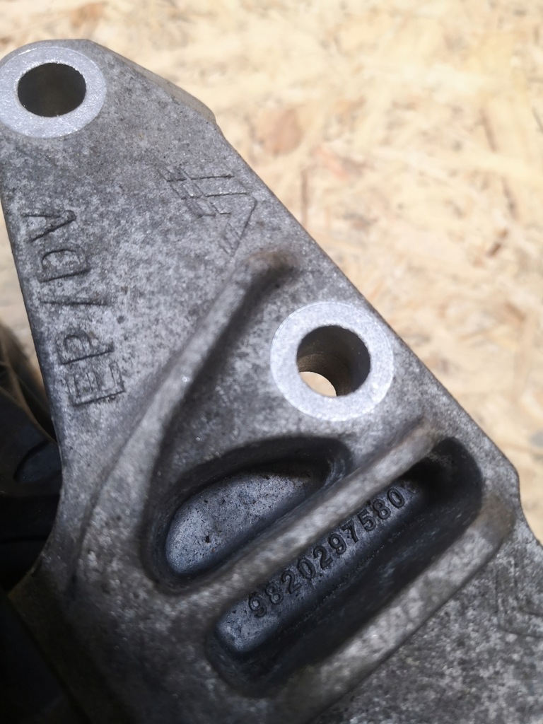 фото №9, Peugeot rifter berlingo iv кронштейн подушка двигателя 9820297580 1.5 hdi