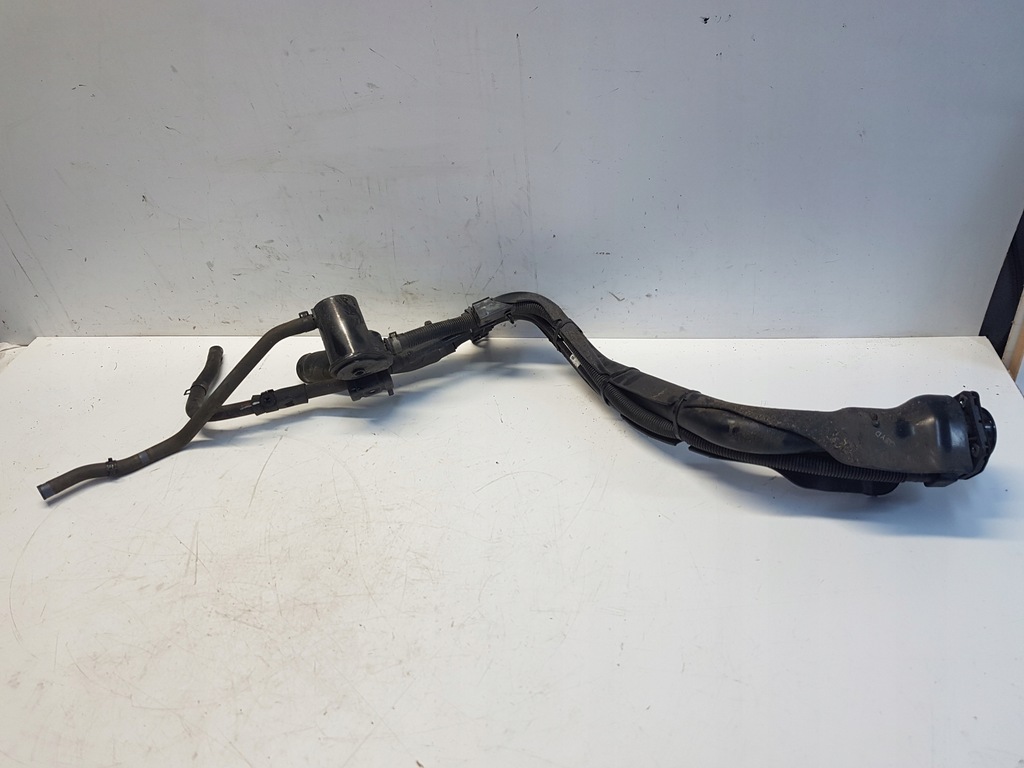 фото №1, Kia stonic lift заливная горловина труба топлива