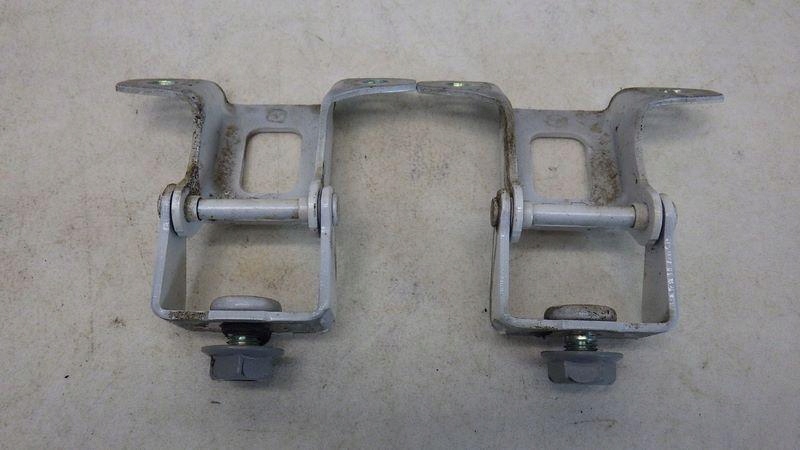 фото №1, Петля петлі кришки 25d mazda 3 iv bp kombi петля петлі кришки