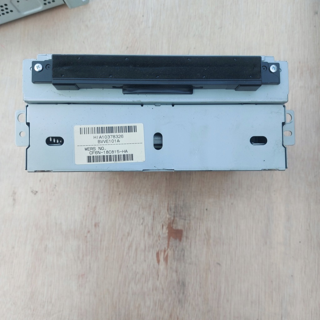 Купити Радіо cd зчитувач volvo v40 2 31357770aa