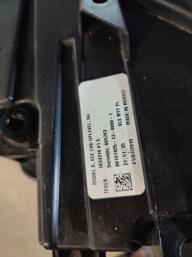 фото №15, Лампа правая перед передняя tesla model x up level 103431901c