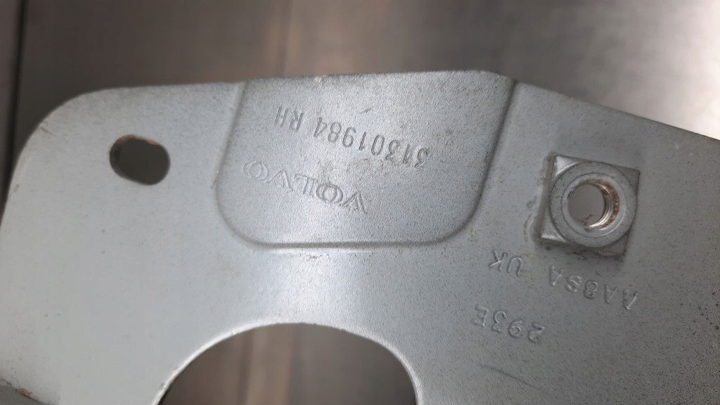 фото №11, Петля крышки багажника volvo s60 ii 31301984 31301983