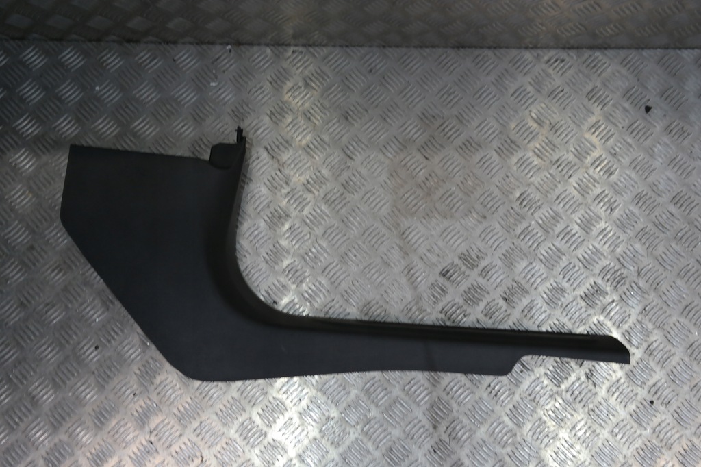 фото №1, Maserati levante молдинг порог внутренняя правая