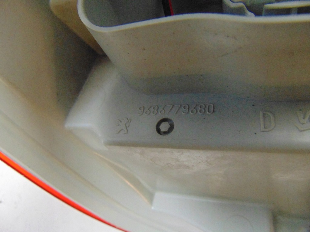 фото №11, Лампа правая задняя peugeot 508 kombi sw 9686779680 europa