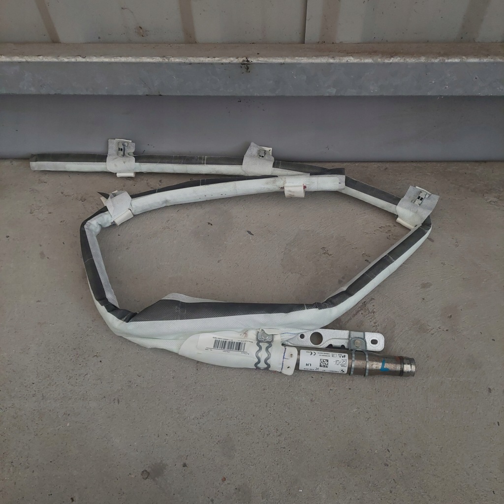 фото №1, Bmw x1 f48 шторка безопасности левая оригинал 7352601