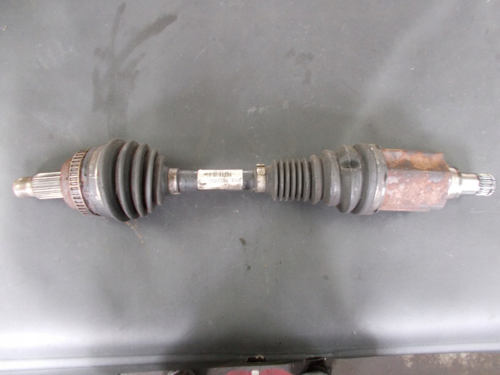 фото №1, Привідний вал ліва передня bmw e90 3.0 x drive