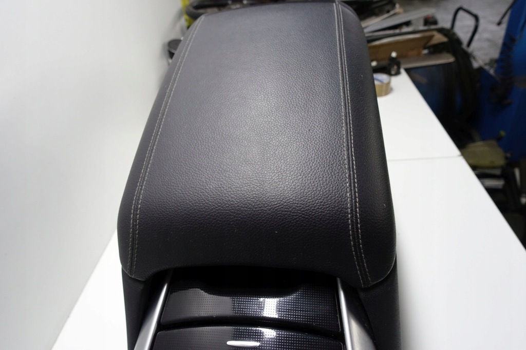 фото №11, Mercedes w251 подлокотник туннель бардачок r-klasa