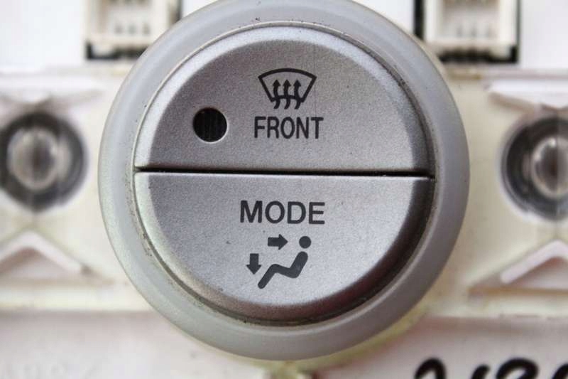 фото №8, Панель управление обдув кондиционер qk25 mazda 6 1 i gg 02-05