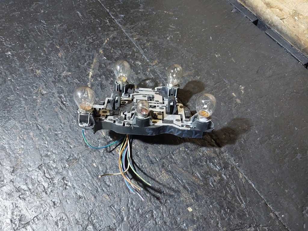 фото №5, Вкладыш лампы задний левый bmw 3 e36 kombi 8361695