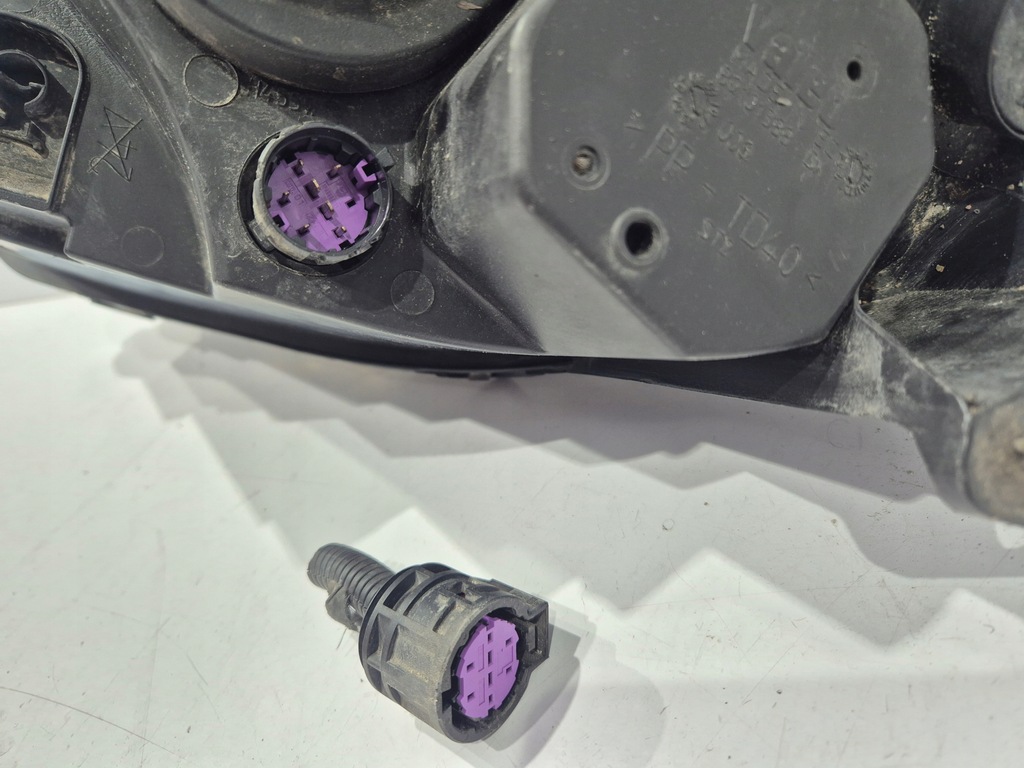 фото №9, Лампа права фара fiat grande punto fioletowa штекер 89101388dx