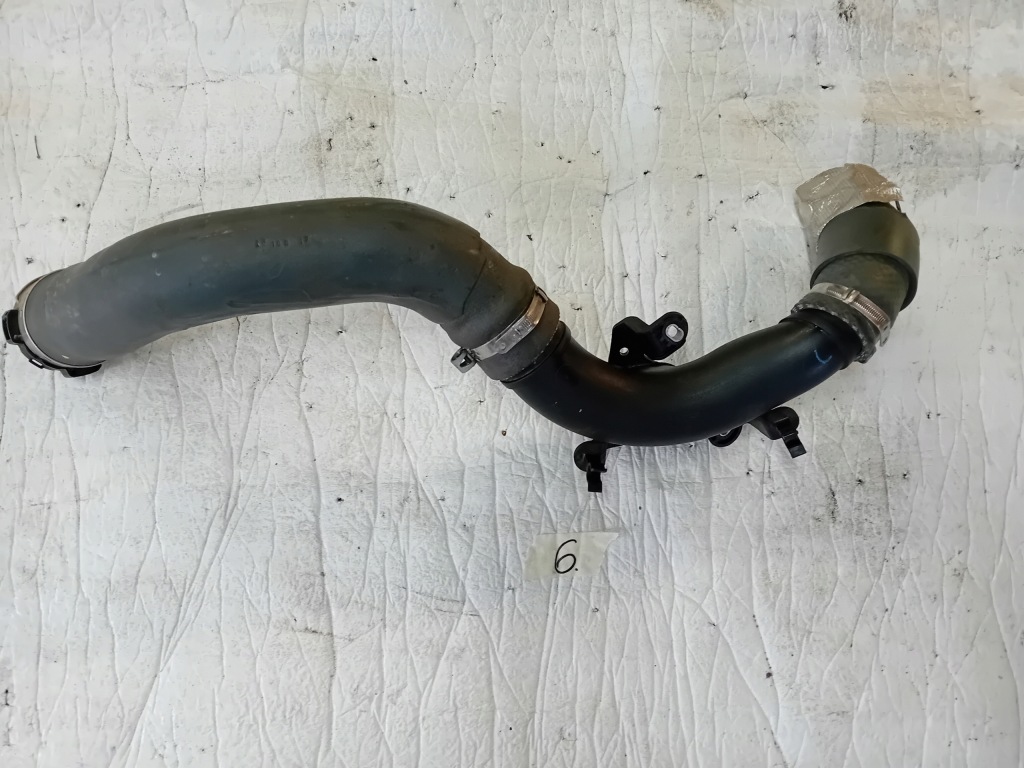 Купити Captur i рестайлінг  1.2 tce шланг труба інтеркулер 144600374r