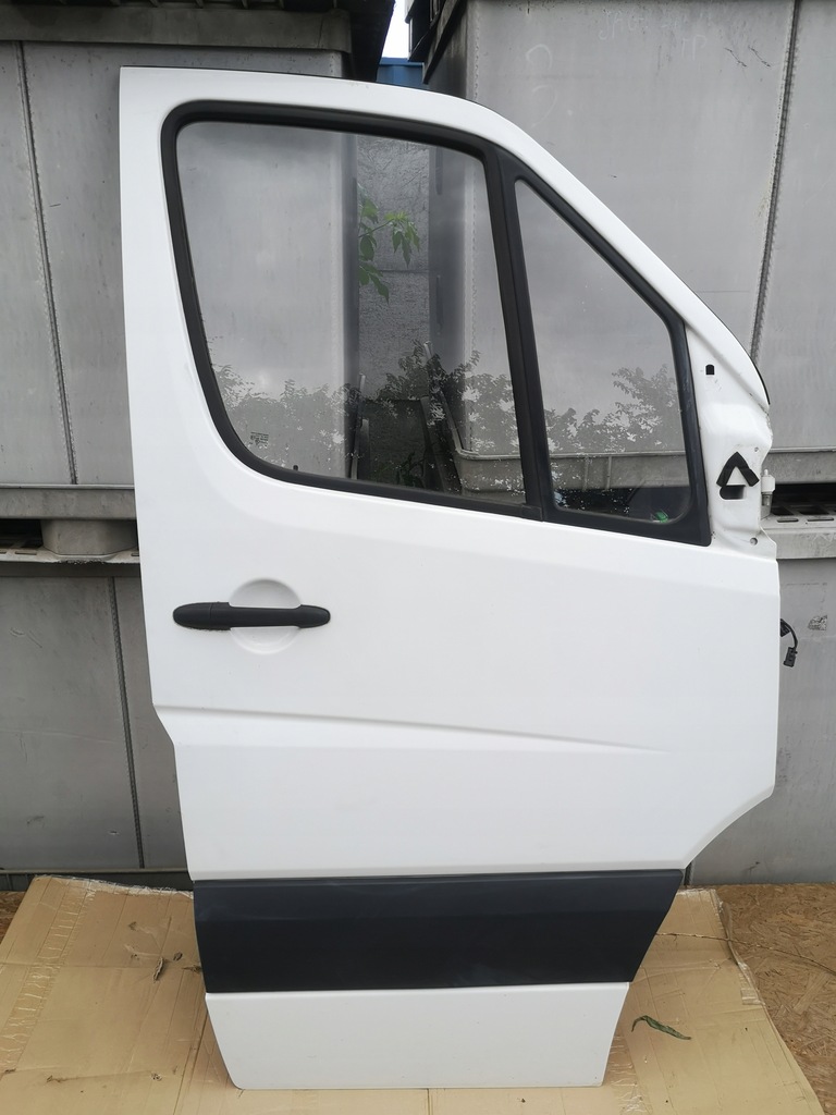 фото №1, Mercedes sprinter 906 дверь правый перед lift
