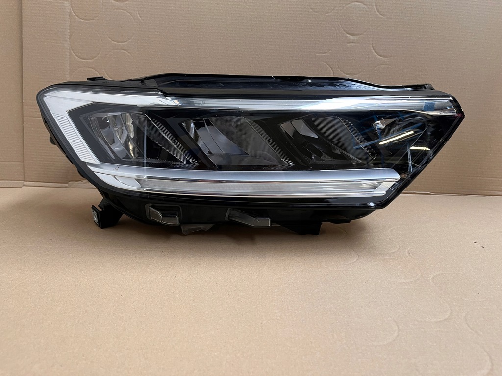 фото №1, Лампа правая vw t-roc lift 22 led нет iq bez soczewek 2ga941006f