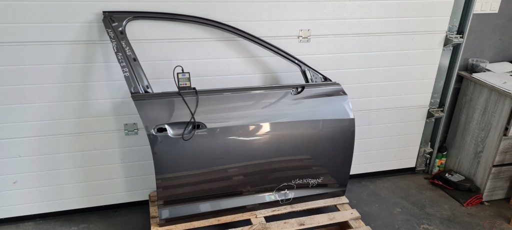 фото №1, A6 c8 4k дверь правое правый перед передние lz7s do ремонта