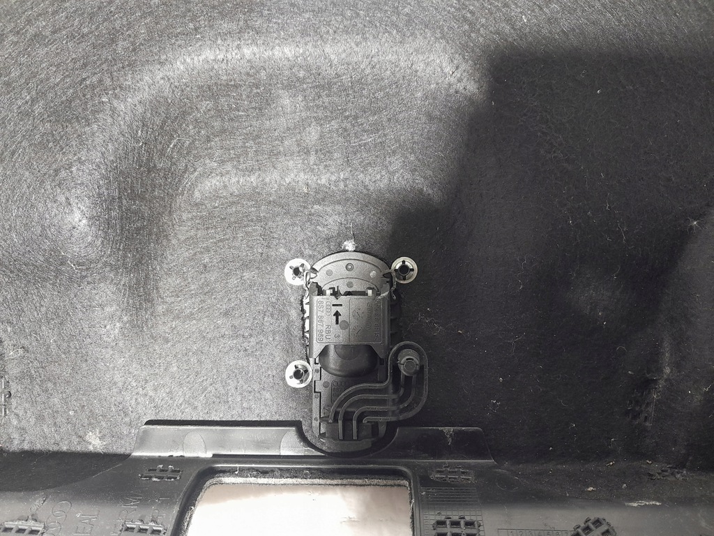 фото №6, Audi a4 b9 обивка крышки багажника 8w5867975b