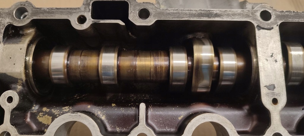 Крышка клапанов валы vw touran i lift 1,4 tsi bmy Оригинал