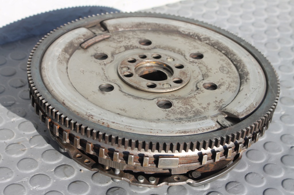 фото №6, Колесо двухмассовый прижим nissan pulsar 1.2 dig-t 14-18