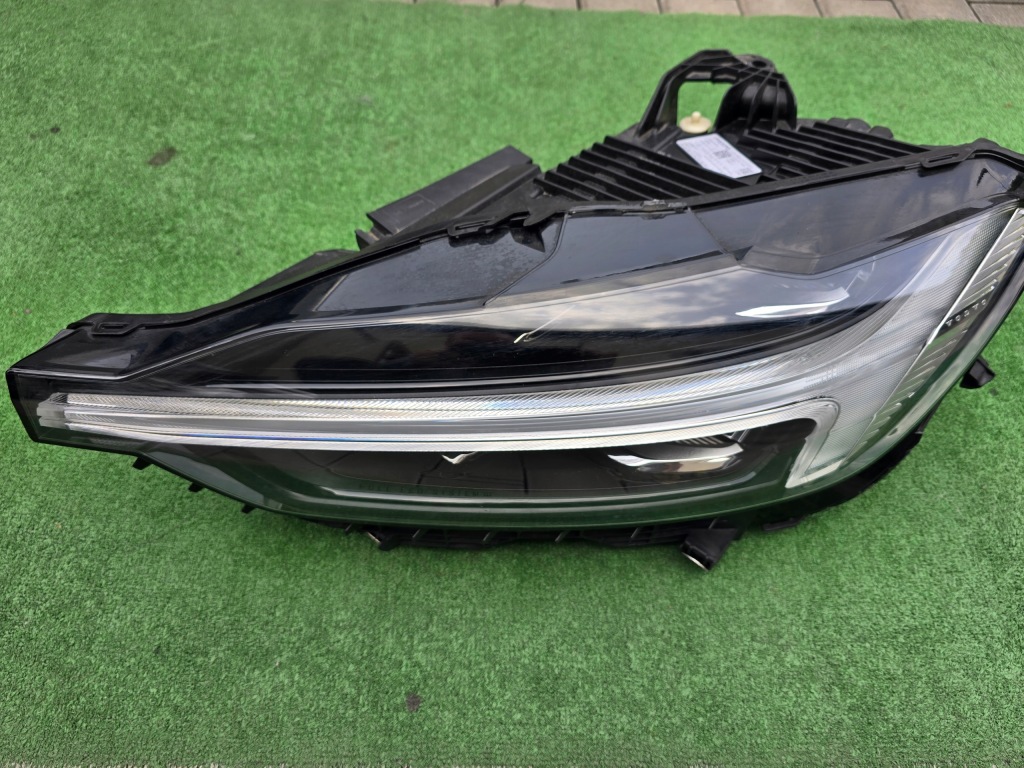 фото №1, Volvo xc60 2 ii lift full led лампа передня