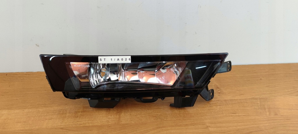 фото №1, Skoda rapid po рестайлінг правий протитуманна фара idealny 17-20r