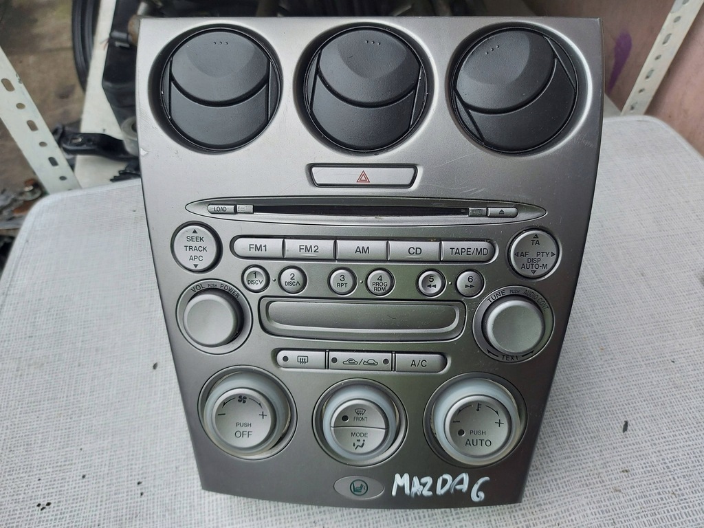 фото №1, Mazda 6 панель средний консоли