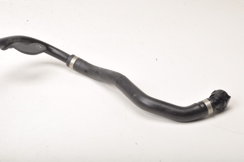 Bmw i4 g26 edrive40 труба шланг води 23r 9475680 Недорого