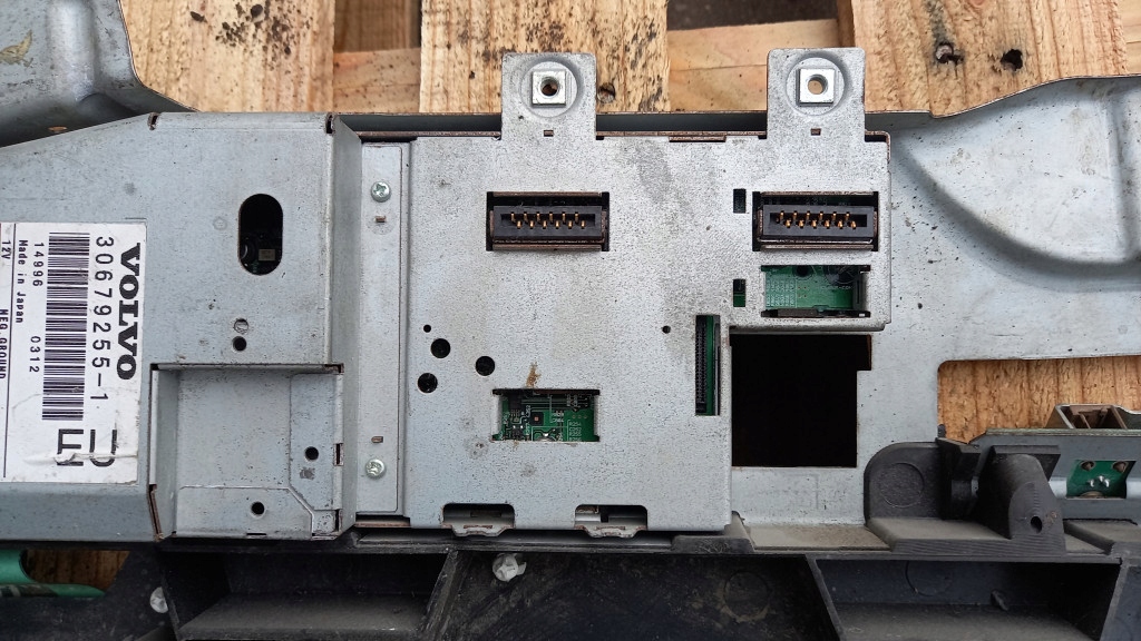 фото №11, Антена gps volvo xc90 8651013-1