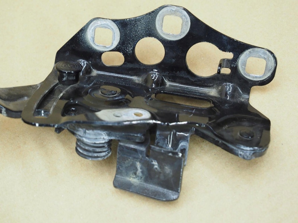 фото №15, Mercedes w205 петля капот левый повреждённый