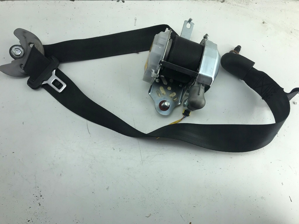 фото №1, Hyundai i40 pas натяжитель правый перед