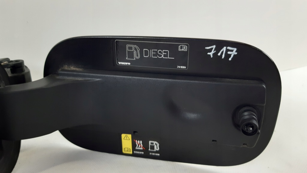 Volvo xc90 2 кришка горловини  паливної  717 в Україні