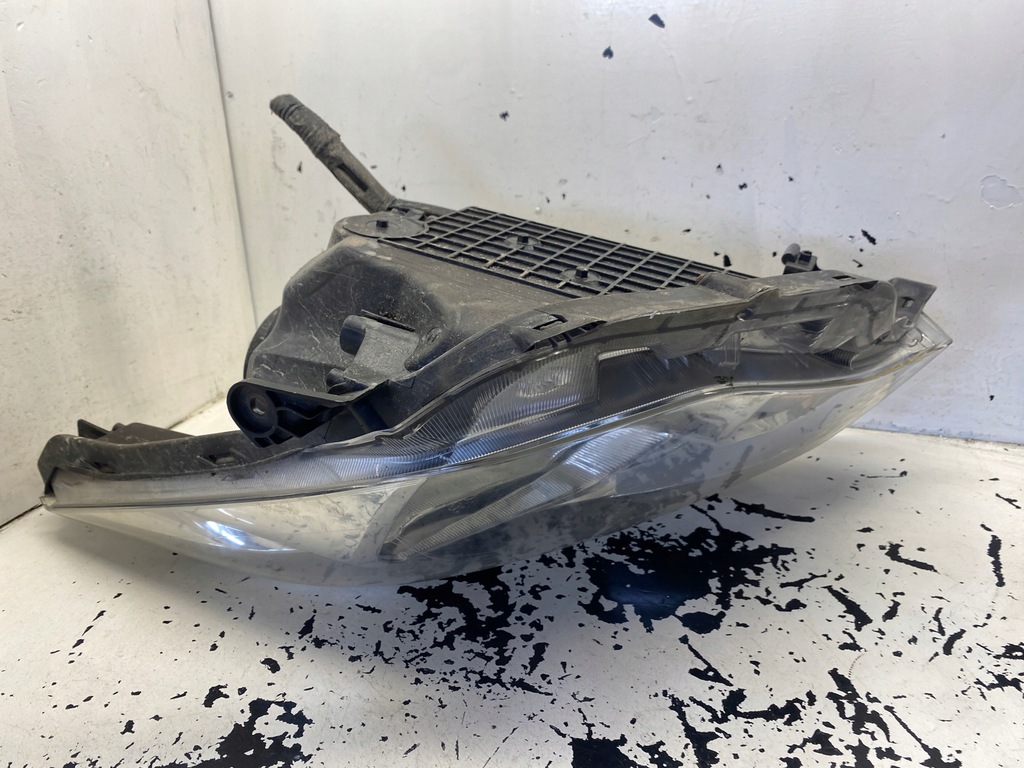 фото №13, Subaru trezia лампа лівий перед