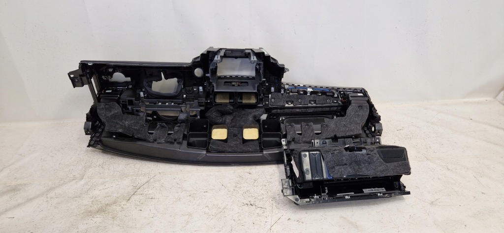 фото №7, Mercedes cls w218 218 приборная панель приборная консоль кожа 2010-2018r