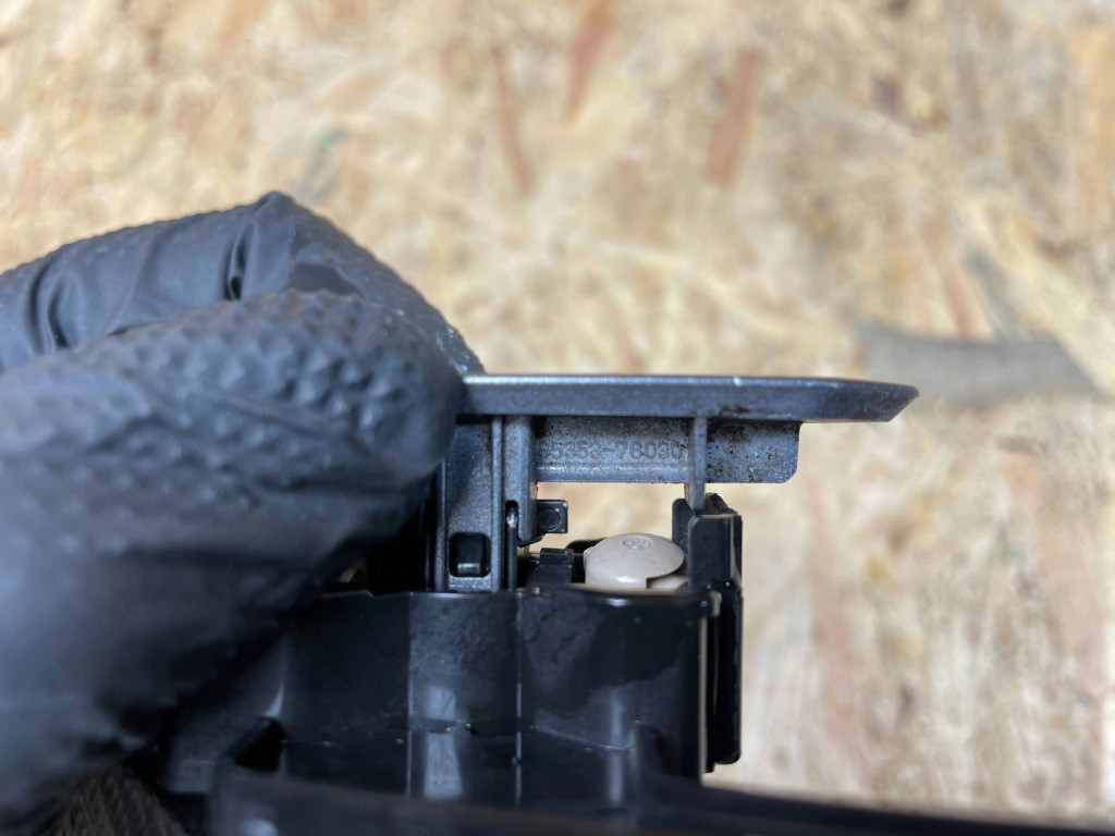 Купити Насадка розпилювача омивач правий перед lexus ux 85353-76030 2018-