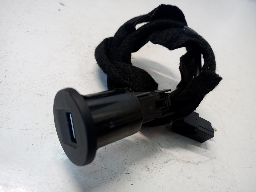 фото №1, Разъём usb renault master iii iv 280235412r