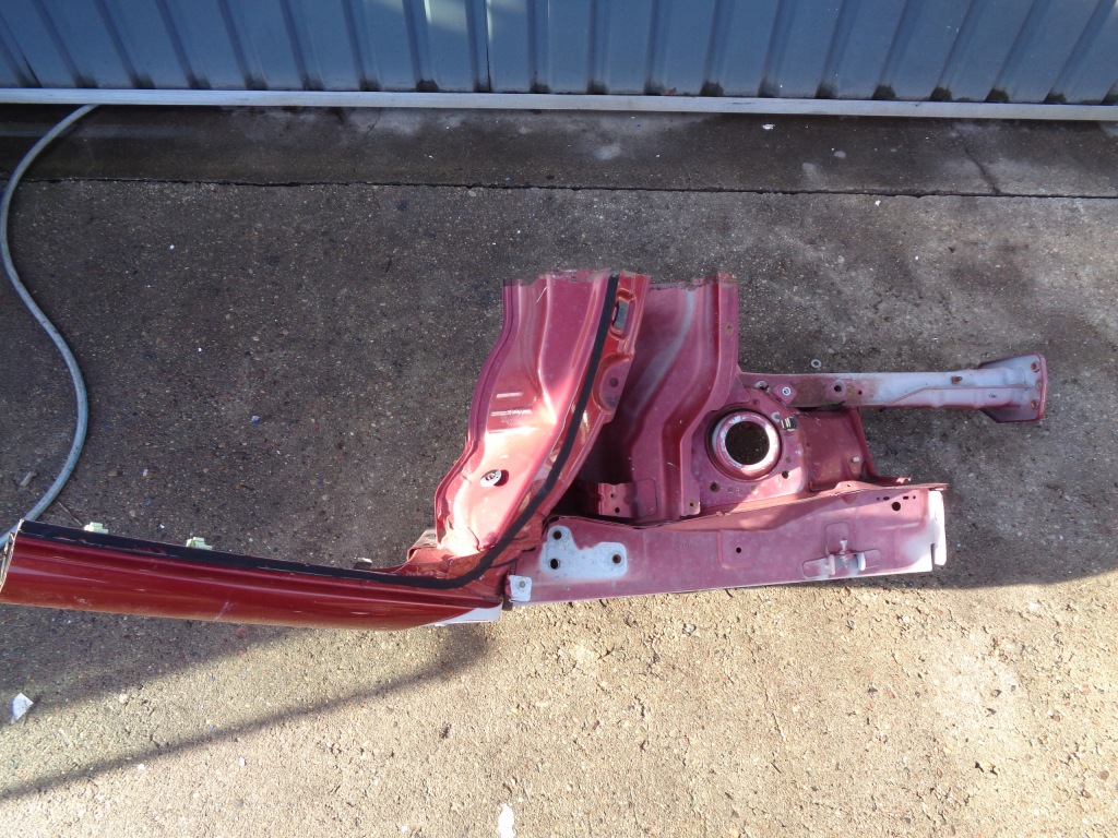 Лонжерон фартух четверть alfa romeo giulietta 2010- правый  bordowa Недорого