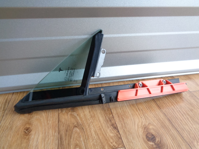 фото №1, Tesla s скло скло двері перед права