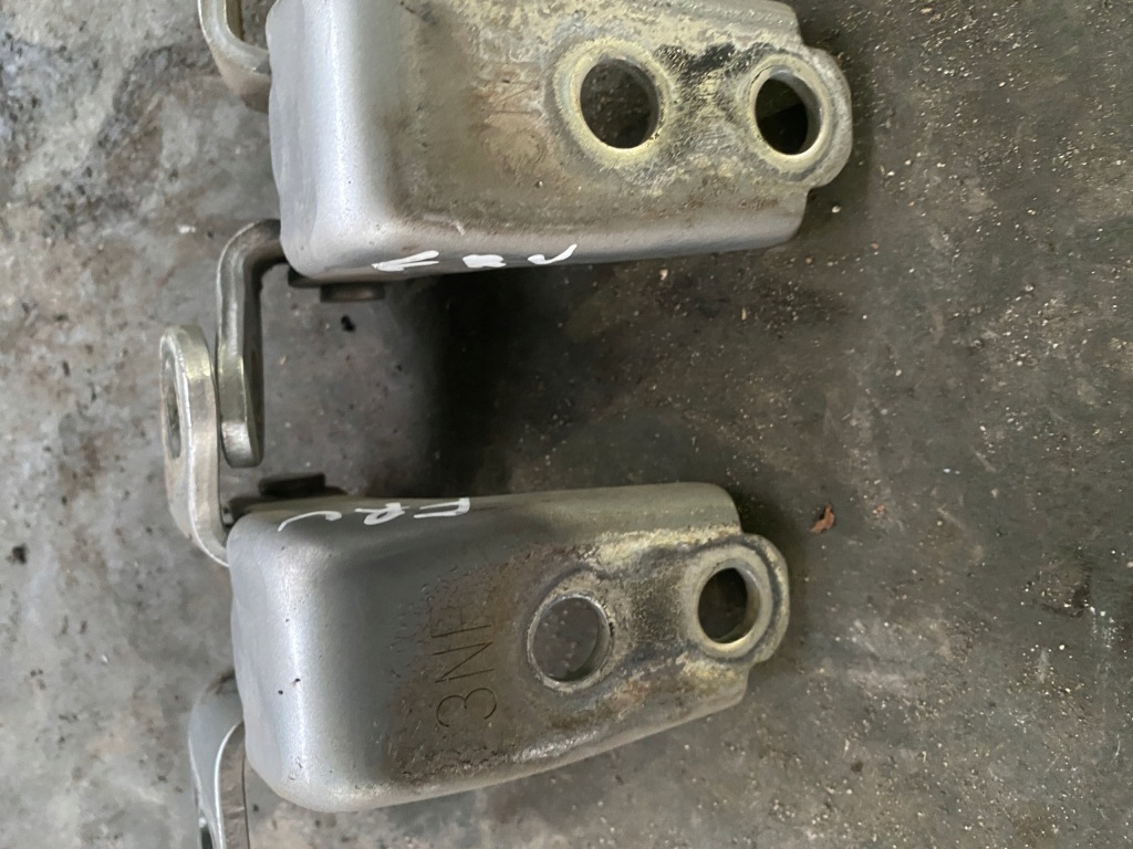 фото №3, Honda fr-v петли дверь правый перед