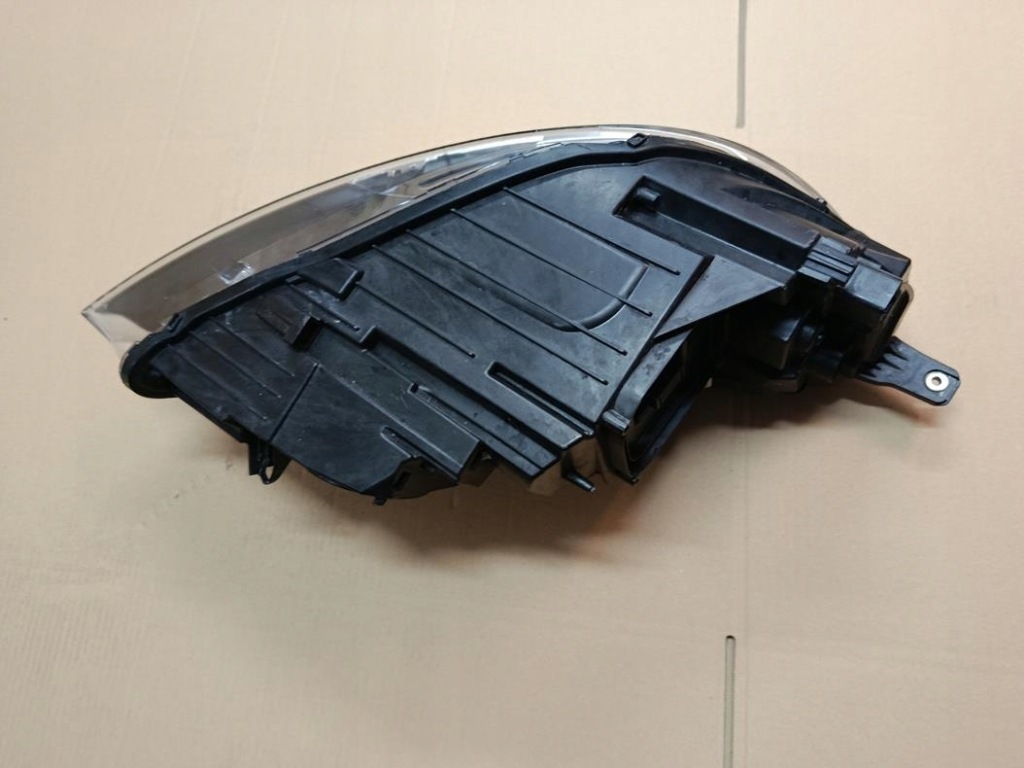 Volvo v40 рестайлинг  16- фара full led левая перед европа оригинал идеальное состояние с Разборки