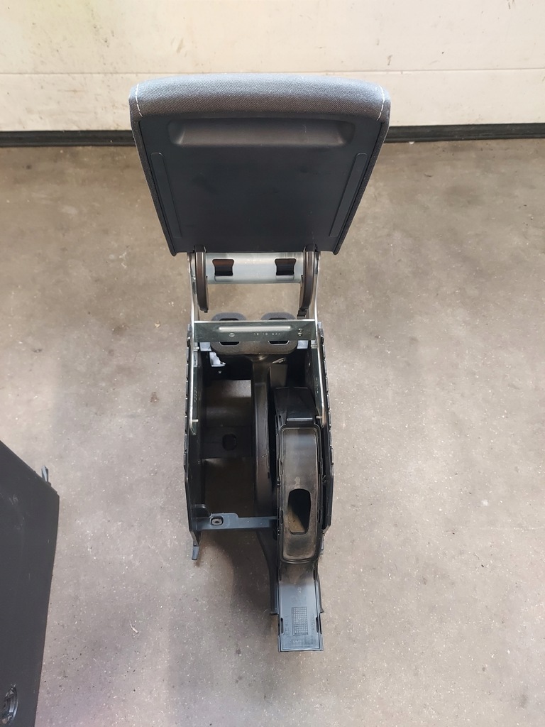 фото №6, Подлокотник vw tiguan 5n0 golf plus mediain aux 5m0864207f