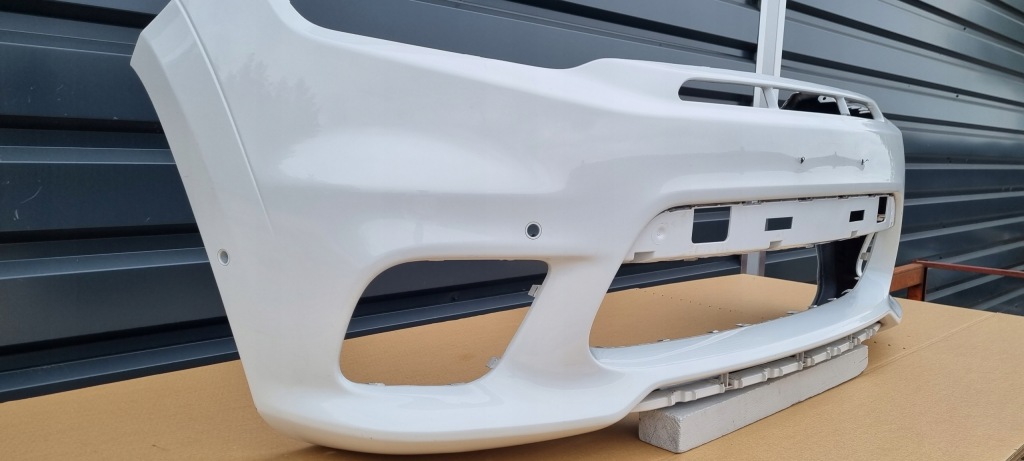 Grand cherokee wk2 рестайлинг  srt 18- бампер перед b143 Недорого