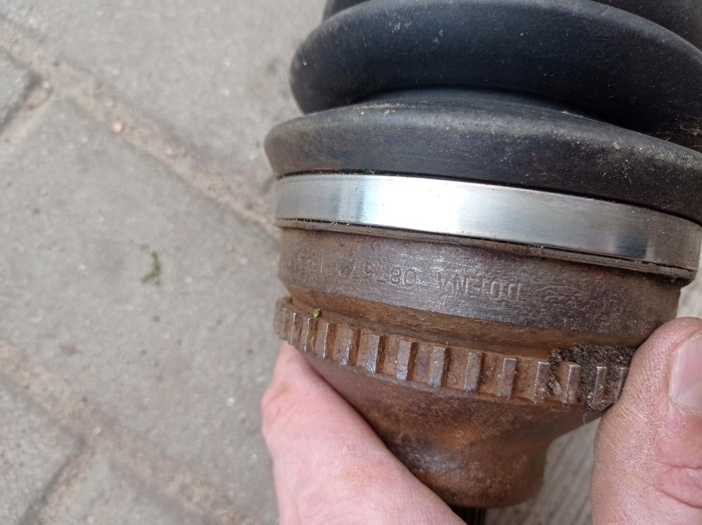 Привідний вал права довга шрус  transit 06-13 bdb Зі Шроту