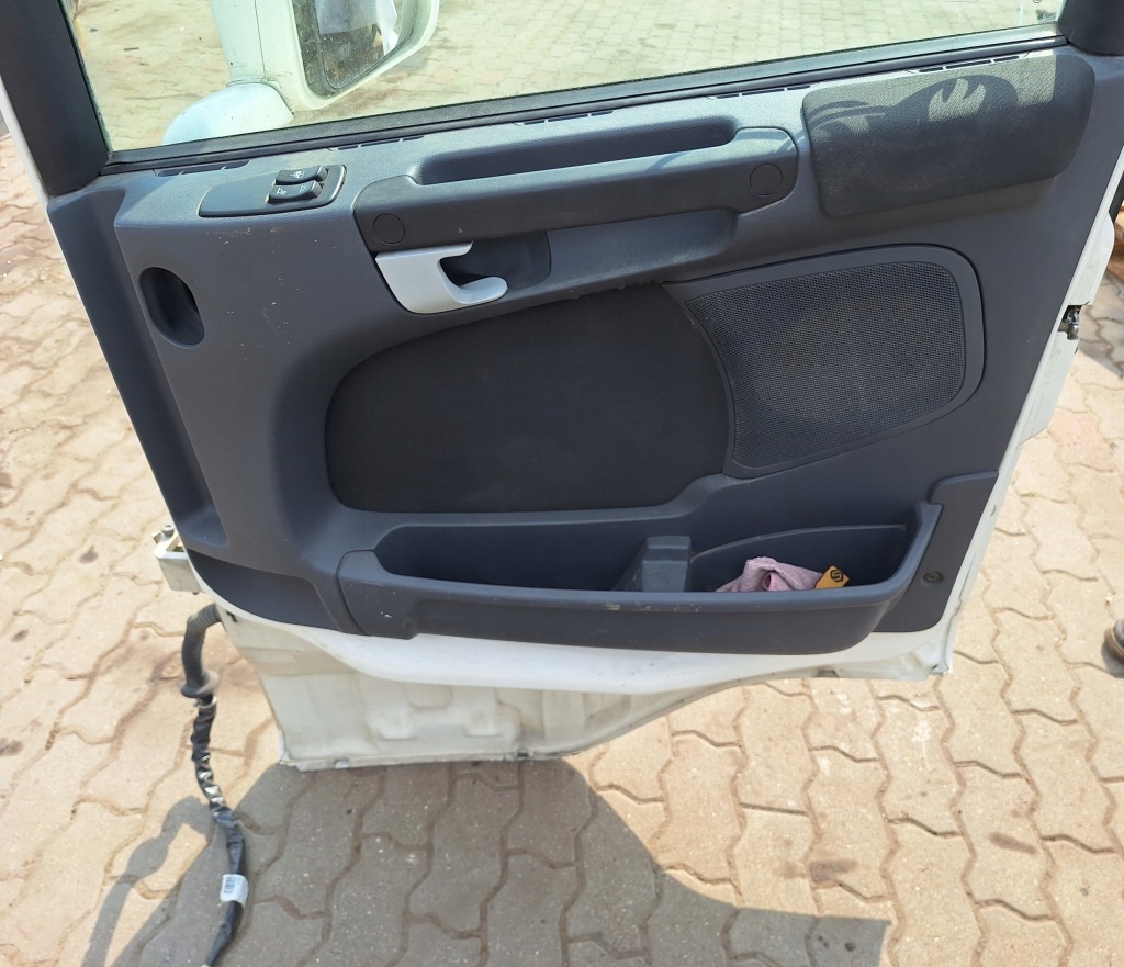 фото №5, Дверь правое scania r g p na запчасти