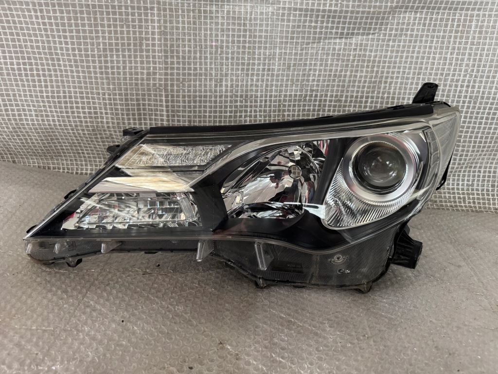 Купить Toyota rav4 iv 12- левая фара передняя