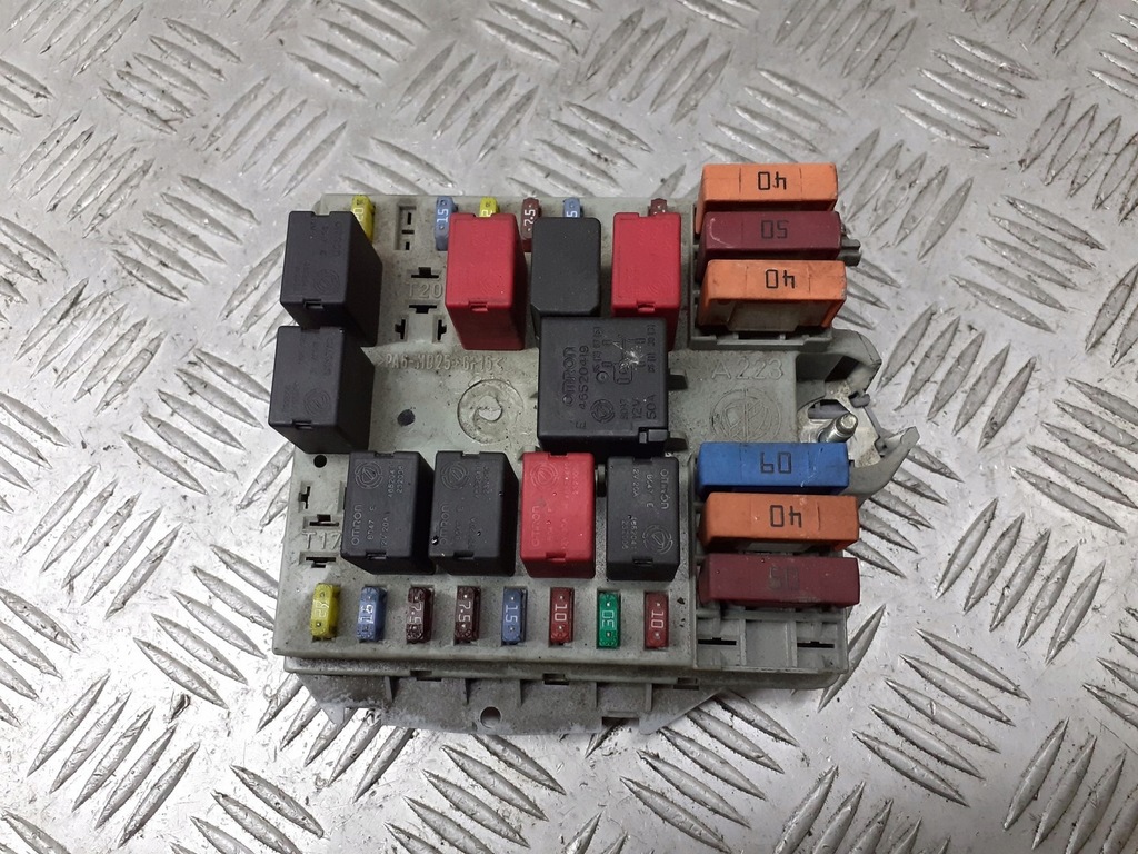 фото №1, Коробка предохранителей alfa romeo gt 51742420