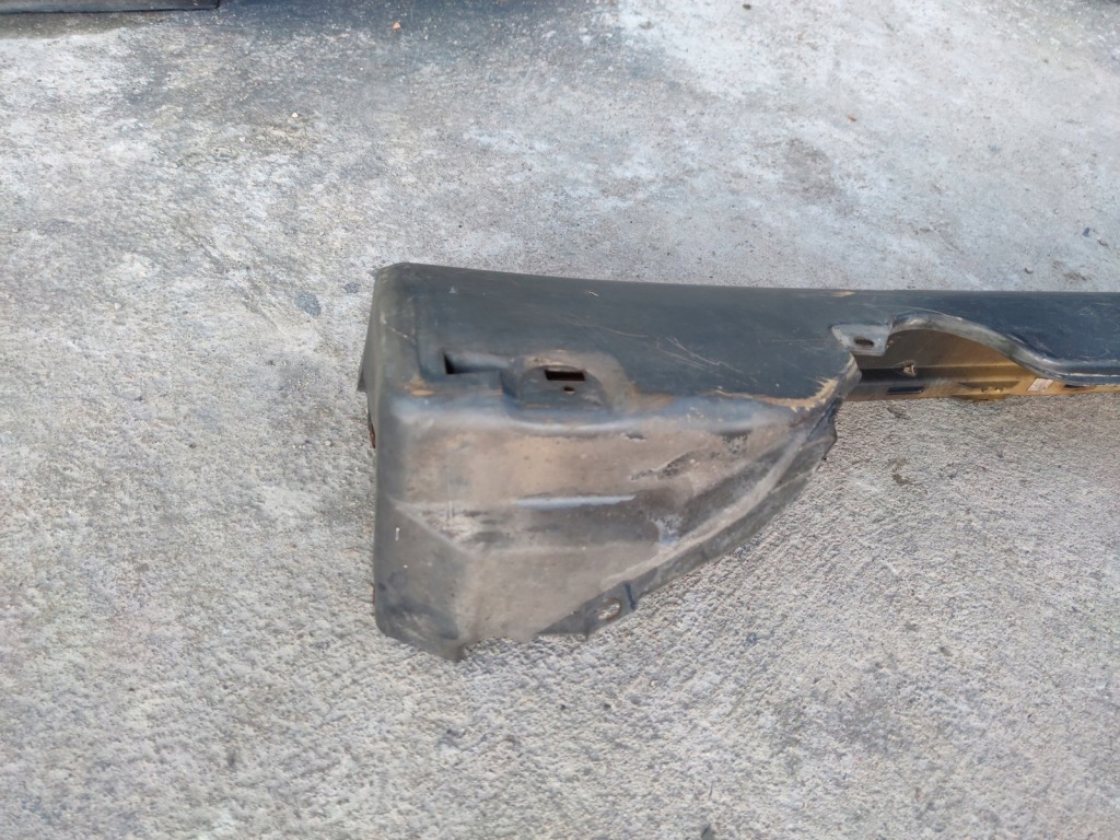 Mercedes r129 поріг лівий накладка в Україні