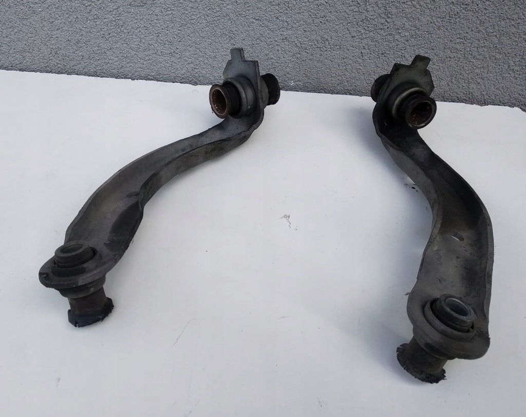 фото №1, Втулка sań кронштейн балка перед clio iii modus nissan note cube micra