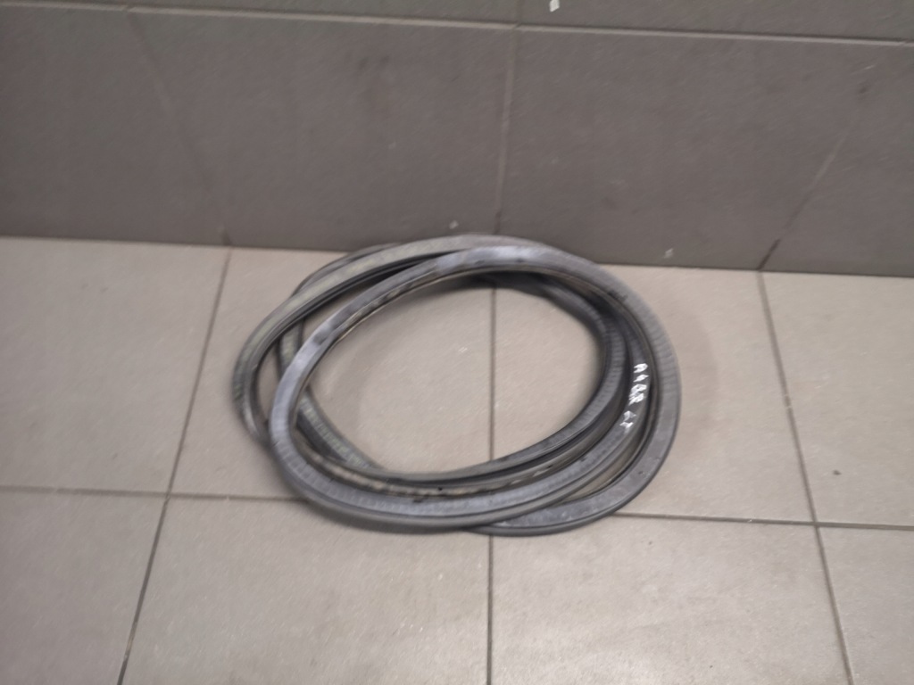 фото №1, Прокладка дверь левый задняя audi a4 b7 кузовная