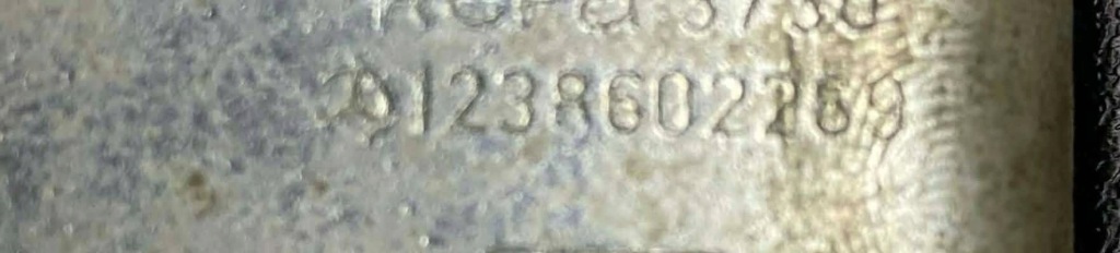 Mercedes-benz w123 c123 пряжка поперечина безпеки лівий перед 1-seria в Україні