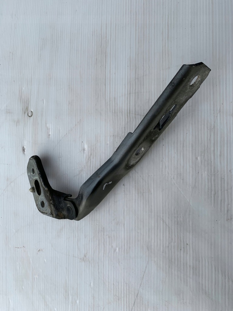 фото №1, Audi a6 c6 петля капот левый lz7s графит